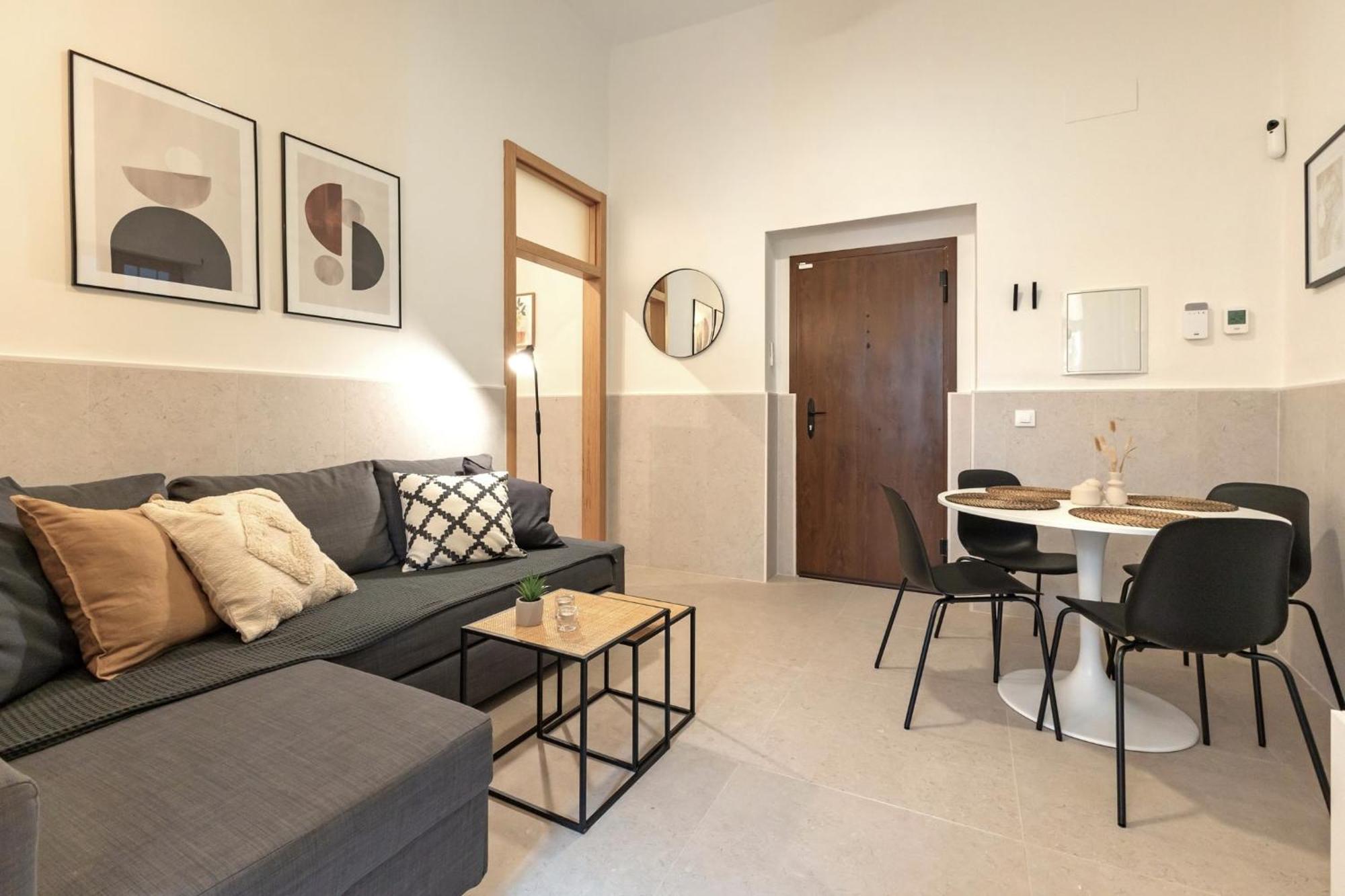 Apartment Modern Spacious Of *